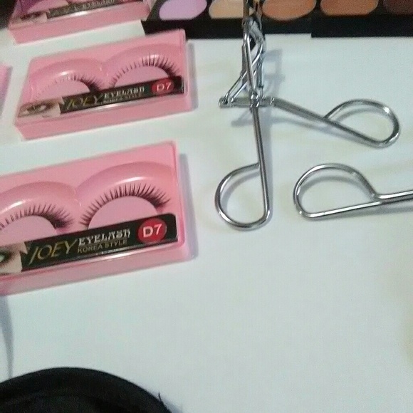 Hot 15 Color Concealer Palette Reusable Lashes + 9 - Picture 4 of 5